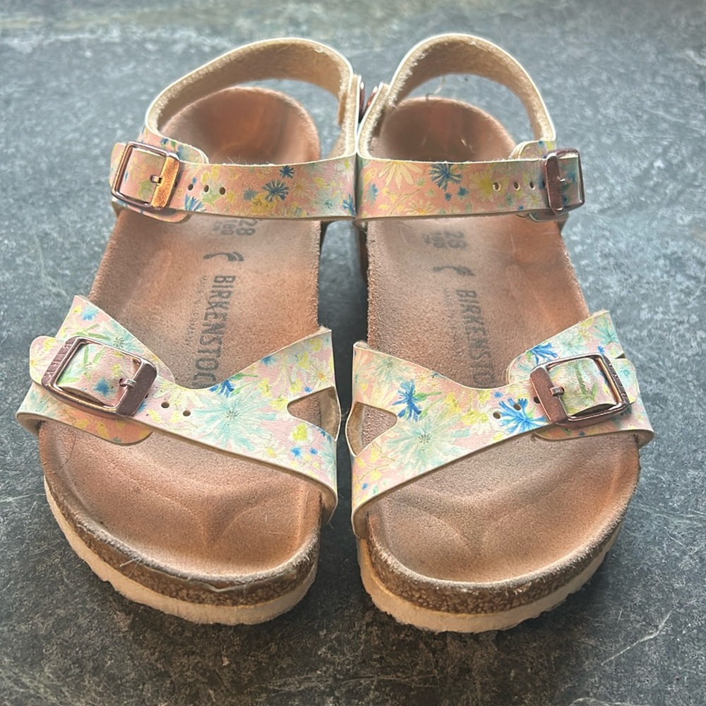 Birkenstock toddler sandals. size 10–10.5.  Good condition.  Flower design